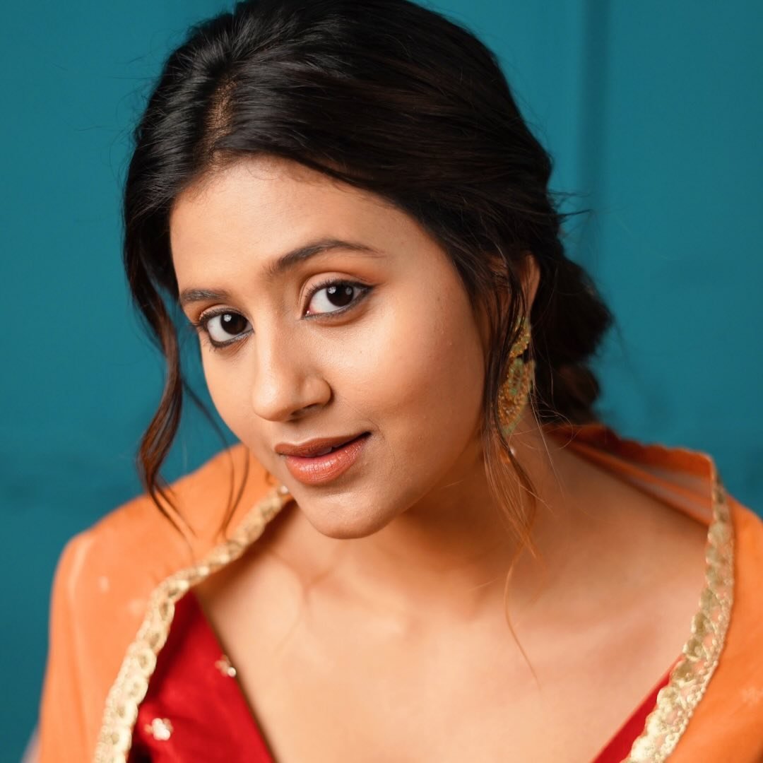 Anjali Arora's profile