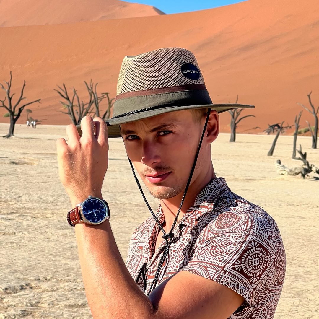 𝐑𝐔𝐁𝐄𝐍 𝐋𝐀𝐌𝐁𝐑𝐄𝐂𝐇𝐓𝐒's profile