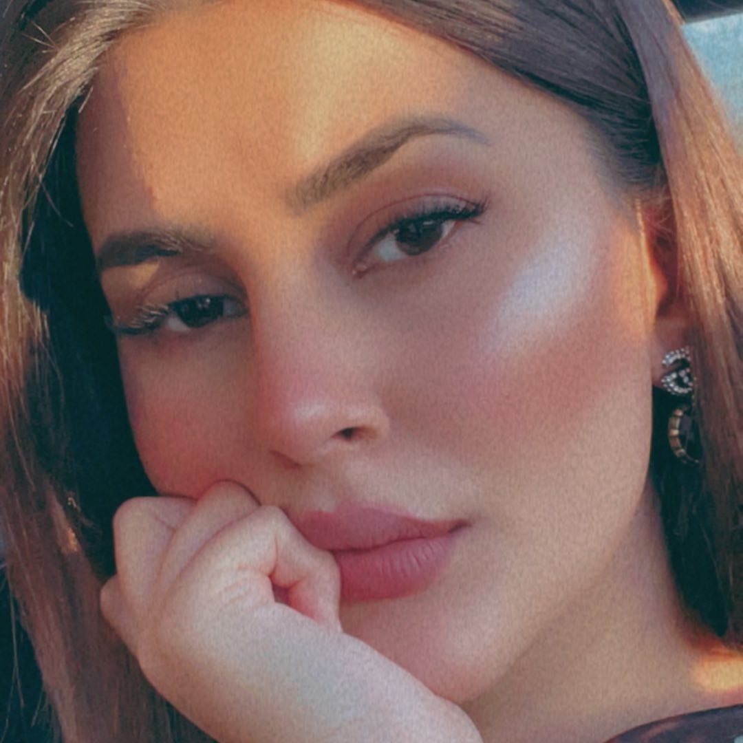 Kübra Khan's profile