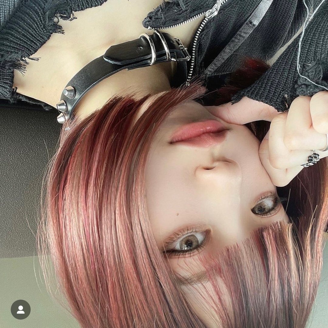 -     꽃   Hana's profile