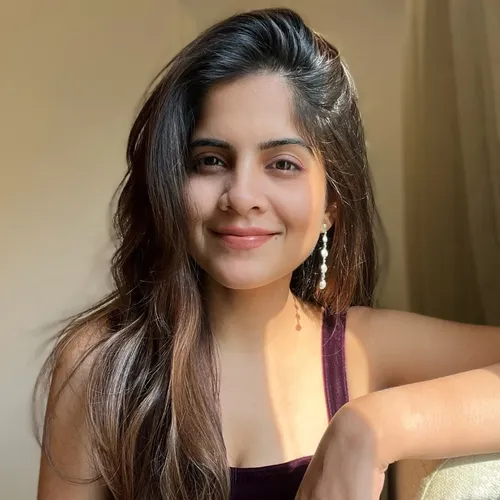 khwabeeda_amruta