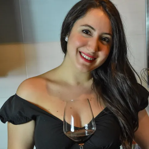 girlonwine