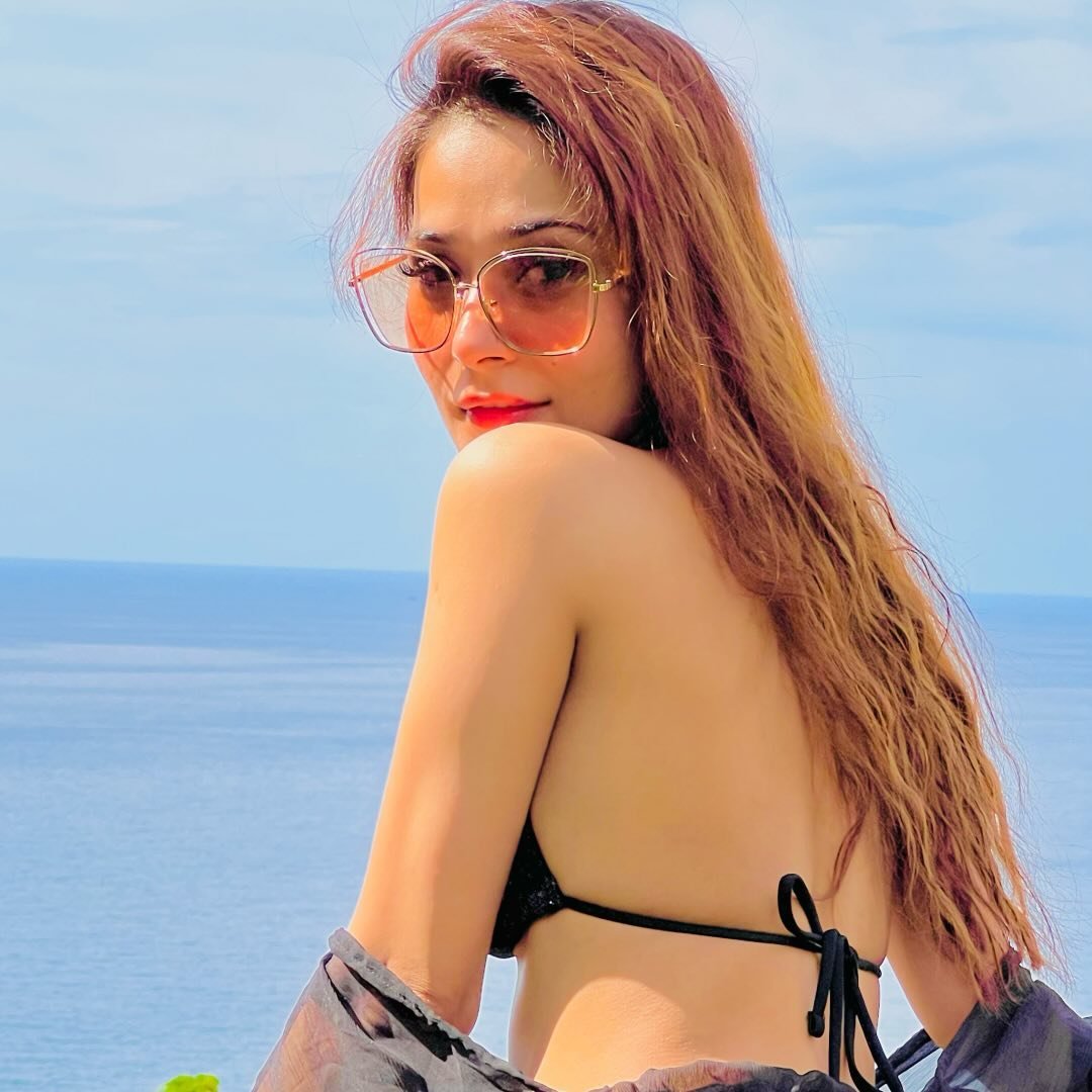 Sara Khan's profile