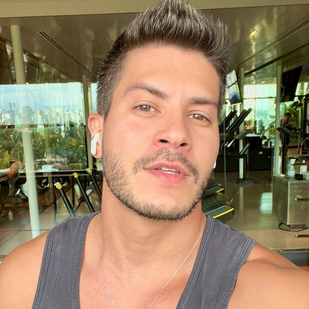 Arthur Aguiar's profile