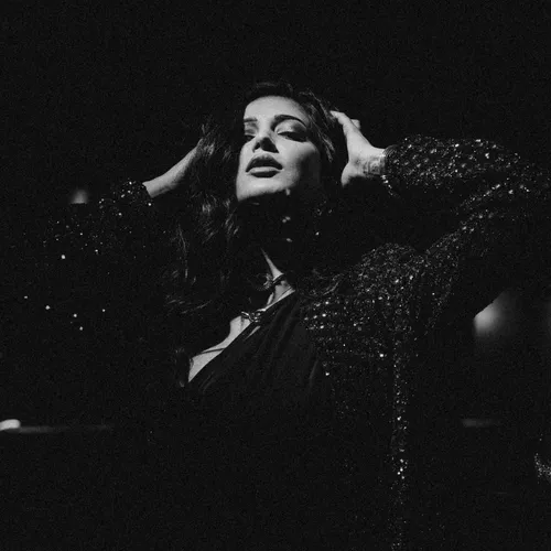 shrutzhaasan