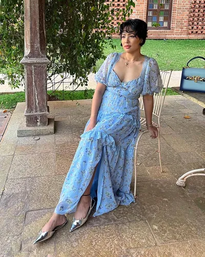 Try out this chic short bob hairstyle, capturing a classic yet contemporary vibe, perfect for an elegant appearance.