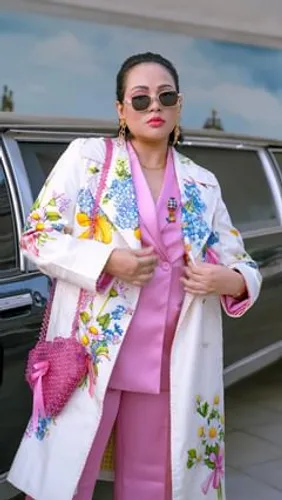 Try on this neat bun hairstyle