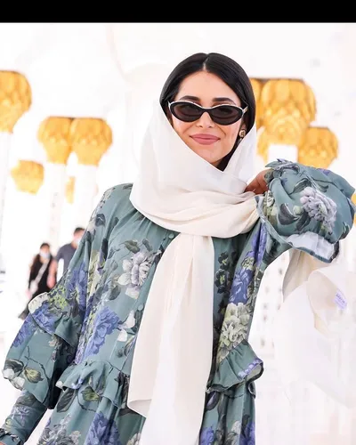 Try on a concealed hairstyle covered by a stylish white scarf