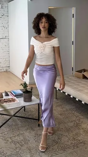 Try on this medium length curly hairstyle