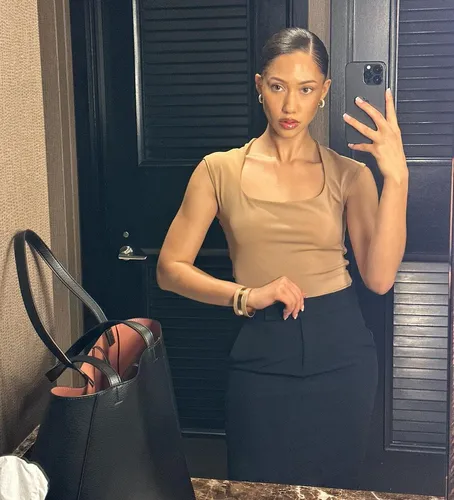 Try on a slicked-back hairstyle with tidy hair pulled tightly from the forehead to the back for a neat and clean appearance