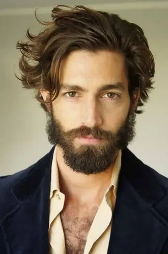 Try on a casual and slightly tousled wavy hairstyle.