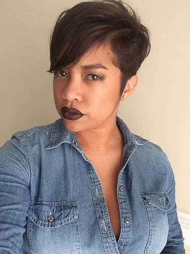 Try on a stylish short hairstyle that features a side-swept look, enhancing both the volume and the dynamic angles of the cut. The hair is neatly trimmed at the back, creating a sleek and modern appearance.