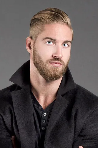 Stylish medium-length blonde hairstyle for men, perfect for casual outings and professional settings, highlighting its versatile and trendy look.