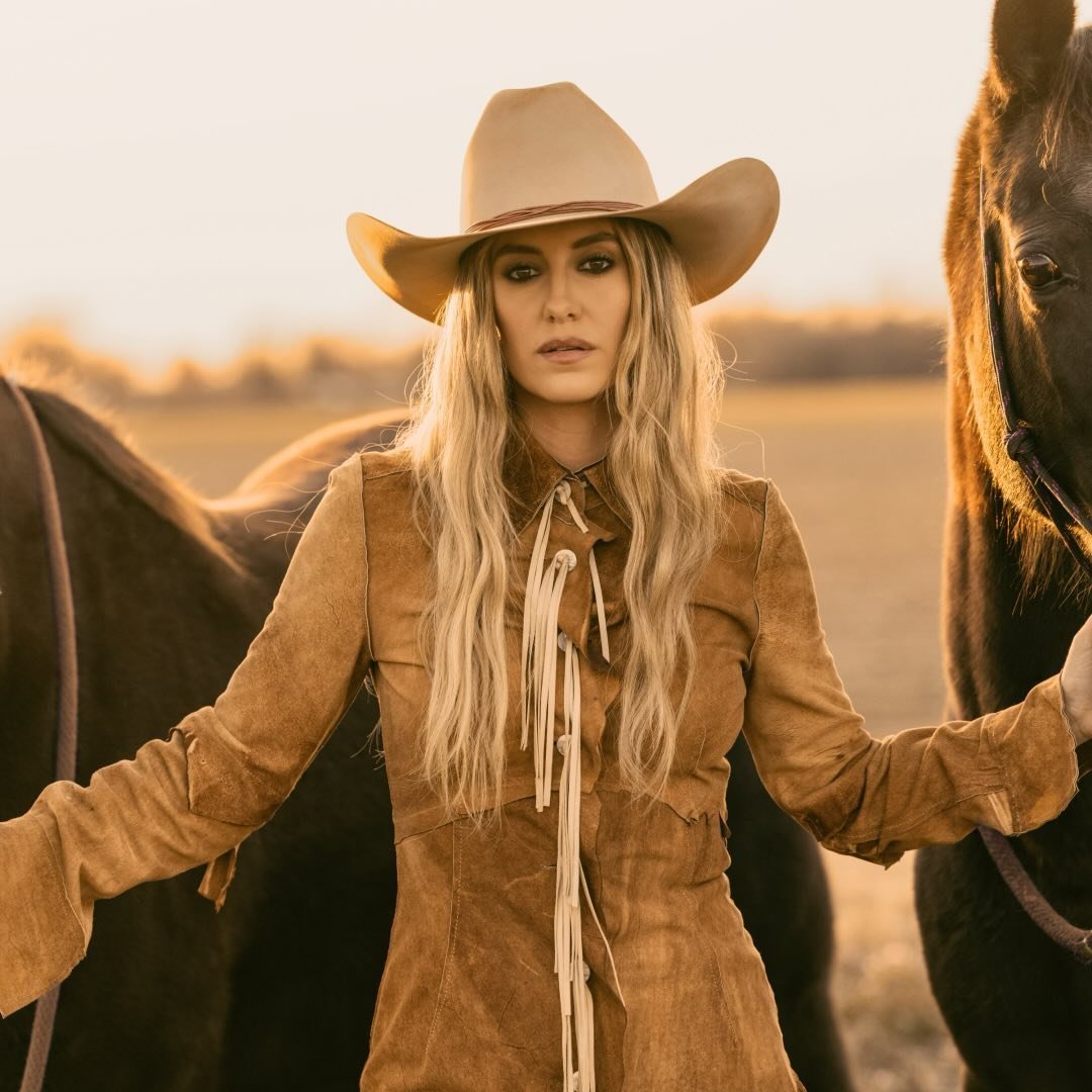 Lainey Wilson's profile