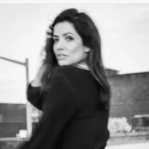 julie_gonzalo