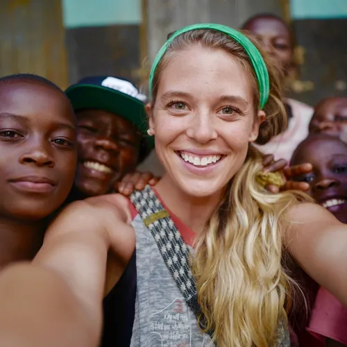 laur_akins